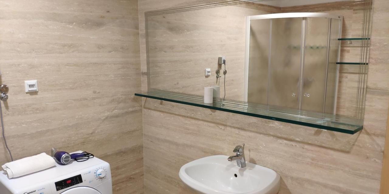 Iris Apartment